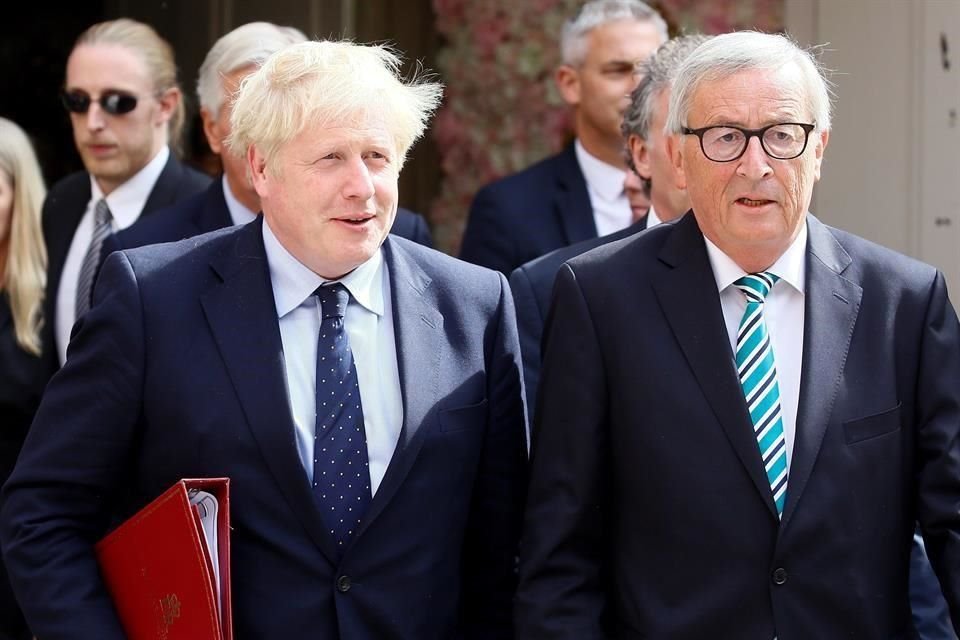 El presidente de la Comisión Europea, Jean-Claude Juncker, y el Primer Ministro de Reino Unido, Boris Johnson, luego de su reunión de hoy.