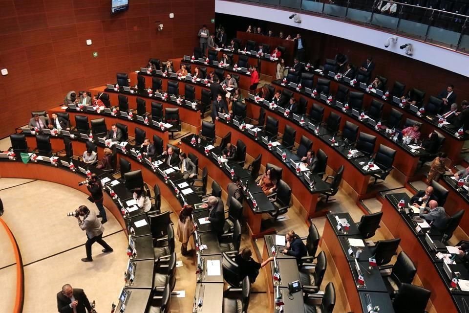 El Pleno del Senado acordó el calendario de comparecencias de cuatro Secretarios de Estado para la glosa del 1er. Informe de Gobierno.