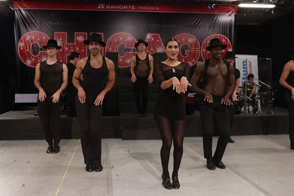 María León se dijo agradecida por la oportunidad de encarnar a Roxie Hart.