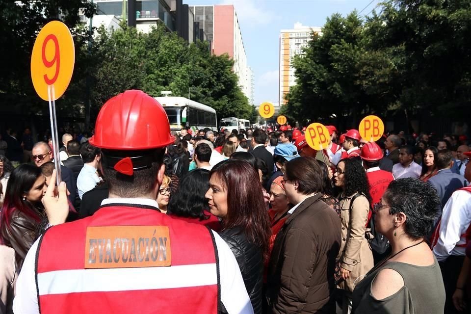 Cuando concluya la contingencia sanitaria, agrega el boletín, se retomará la práctica de hacer tres simulacros anualmente.