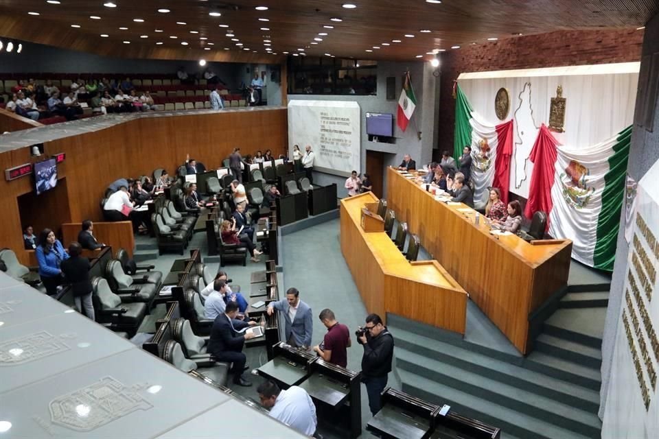 Sesión en el Congreso de Nuevo León.