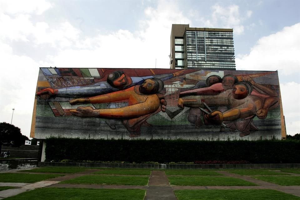 La Universidad Nacional Autónoma de México alista el examen de admisión para las 22 carreras que imparte en modalidad abierta y a distancia.