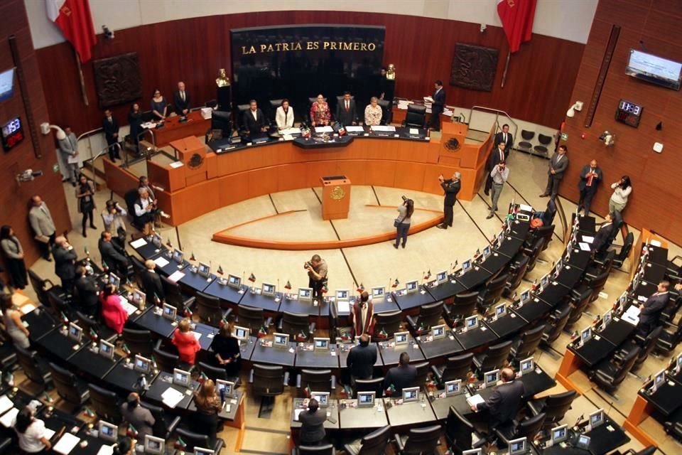 Bancadas del PAN y de Morena en el Senado buscan que su petición sea abordada en el orden del día en la sesión de hoy.