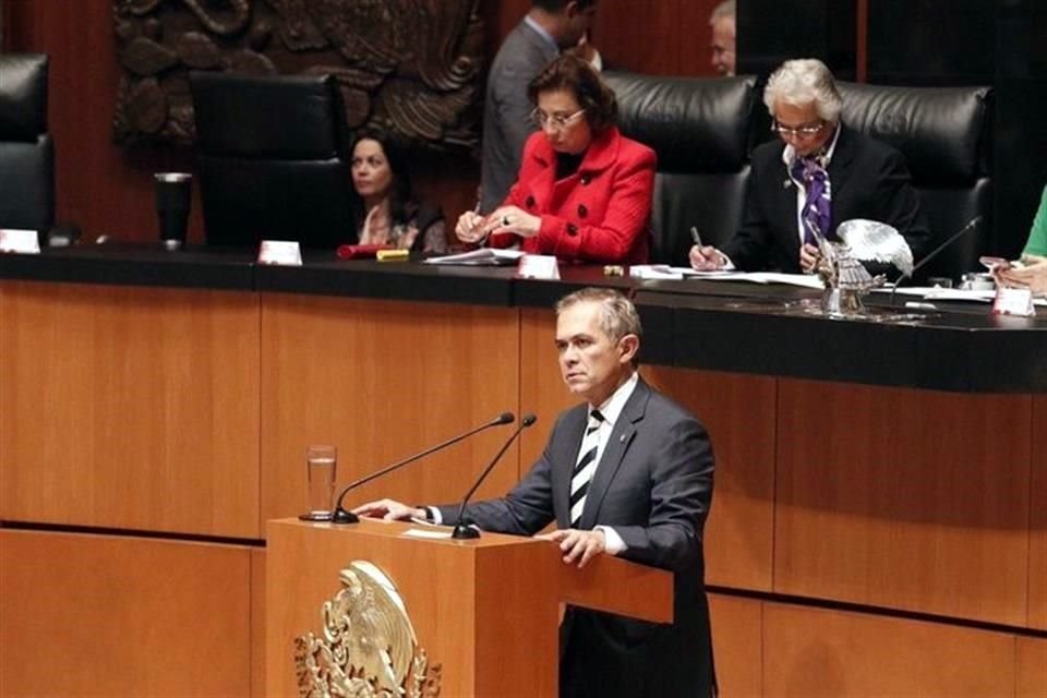 El senador Mancera preguntó a Sánchez Cordero cuáles son las actividades específicas de la Segob para el control migratorio.