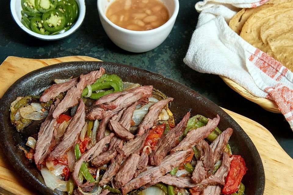 Fajitas de arrachera preparadas por la Chef Yuridia Ramírez del Restaurante Quinta del Bosque.