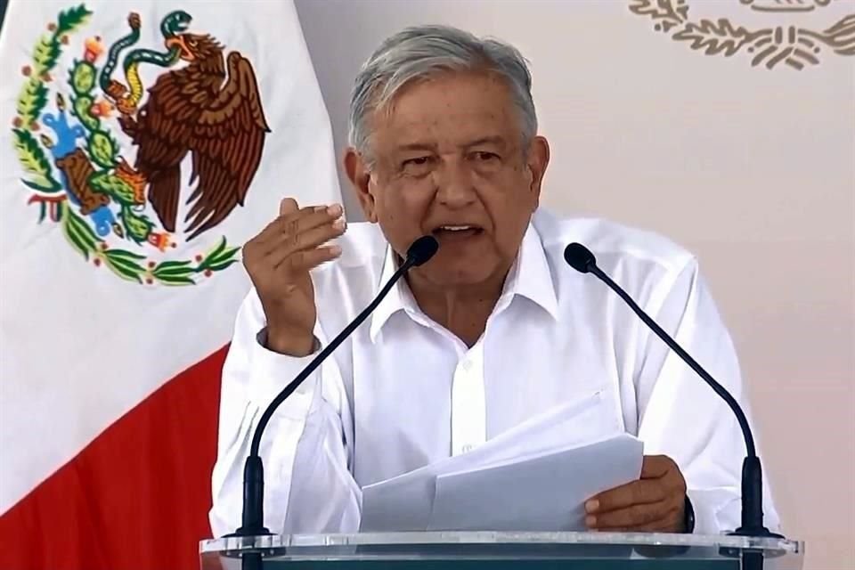 Durante su gira, el Mandatario recordó que dio su palabra para resolver el problema del agua en la Laguna.