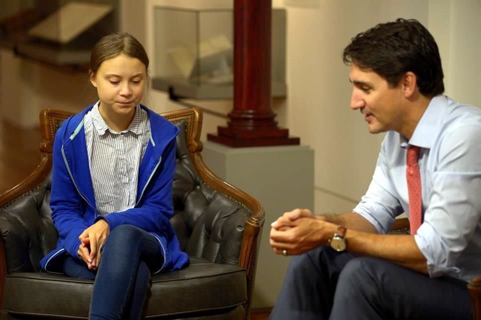 El Primer Ministro de Canadá Justin Trudeau se reunió con la joven activista sueca, Greta Thunberg.