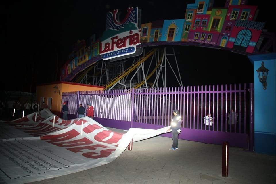 Ayer, la Feria de Chapultepec fue clausurada porque la PGJ indaga la muerte de 2 jóvenes que murieron en el descarrilamiento de un vagón de la montaña rusa Quimera.