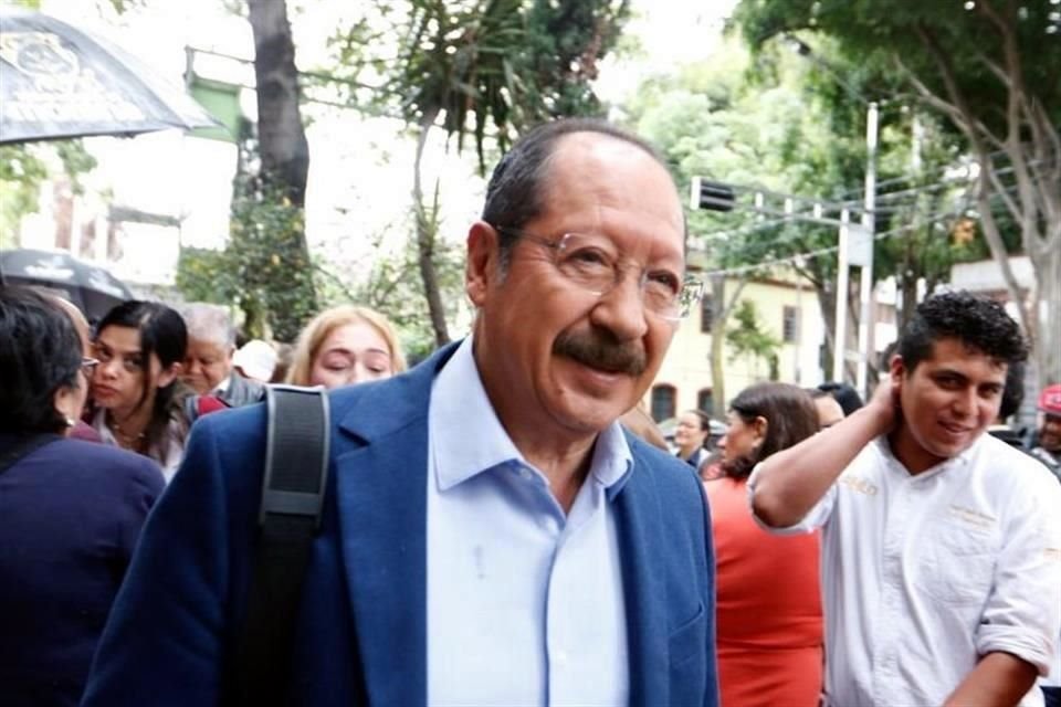 Leonel Godoy dejó la Secretaría de Organización de Morena para dedicarse a la docencia.