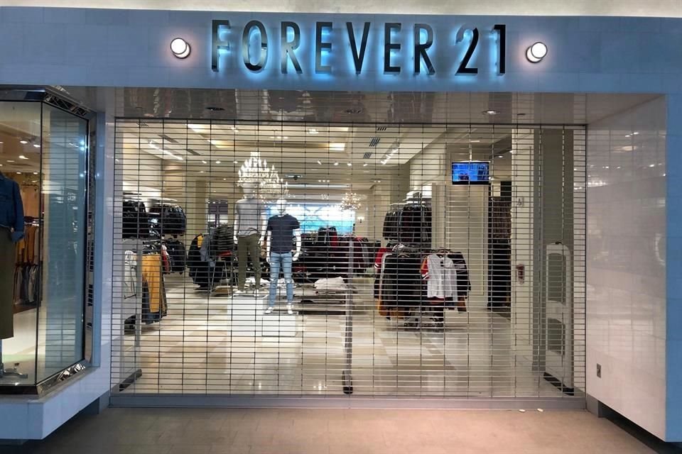 En su apogeo, Forever 21 operaba en más de 500 ubicaciones en Estados Unidos y al menos 800 en todo el mundo. 