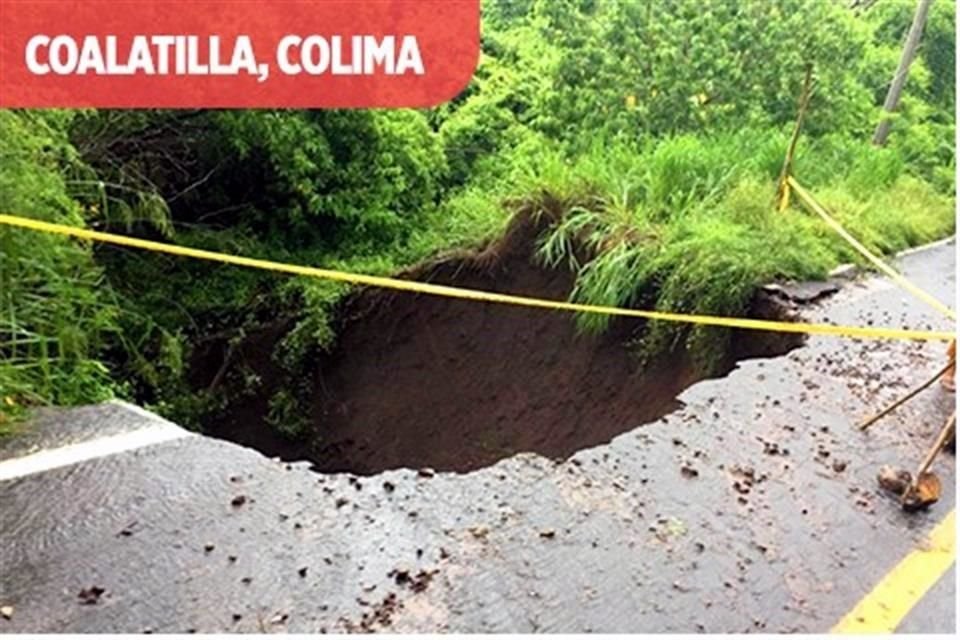 Lluvias provocadas por el ciclón 'Narda' causaron daños en vías de Michoacán, Guerrero y Colima.