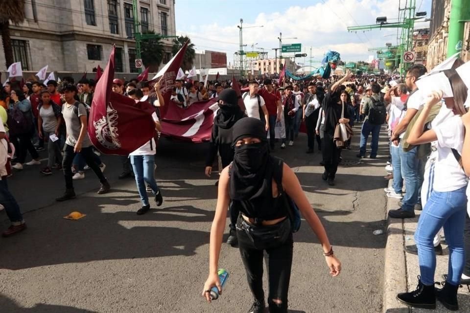 A pesar del cinturón de paz, algunos contingentes realizan pintas.