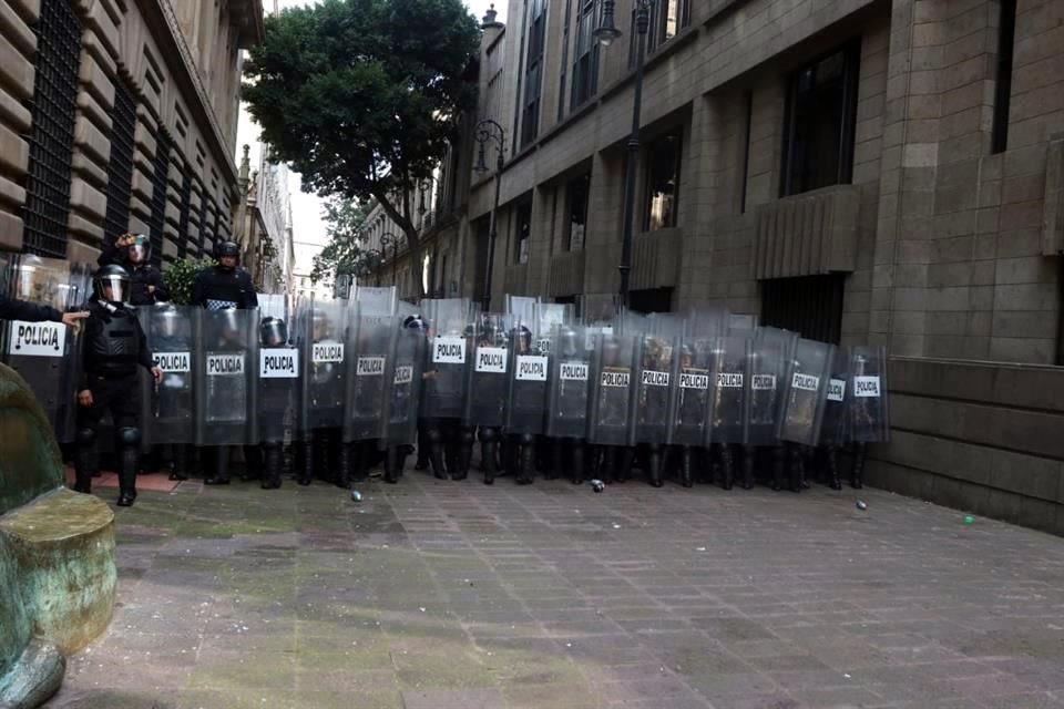 Policía resguardan la zona.