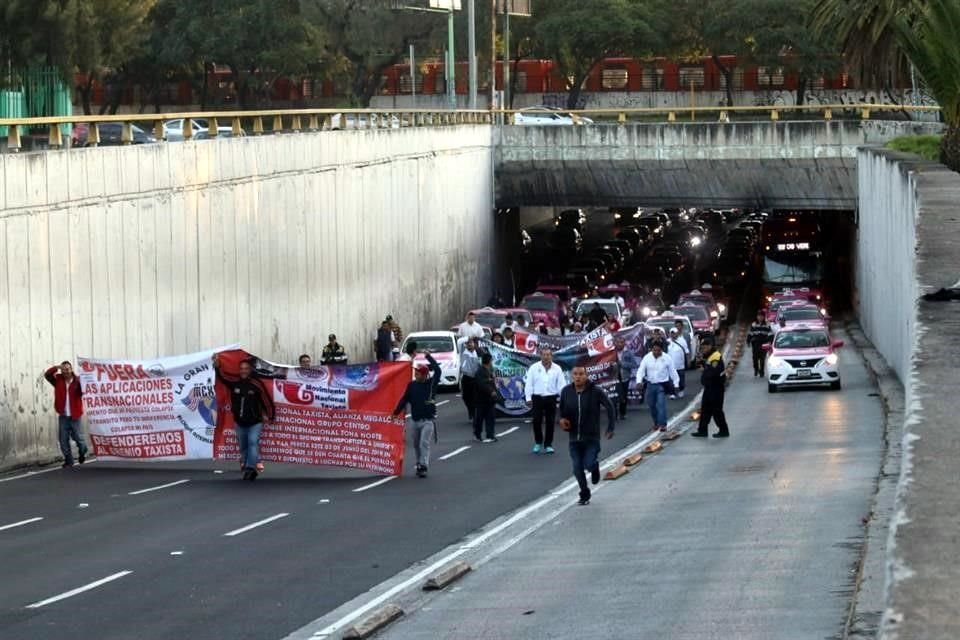 Paseo de la Reforma, Tlalpan, Indios Verdes y vialidades del oriente ya se encuentran afectadas por concentración de taxistas.