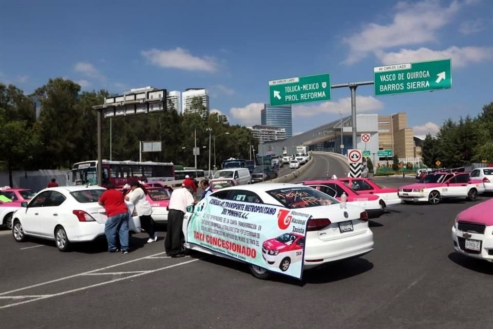 En Santa Fe las vialidades también colapsaron.