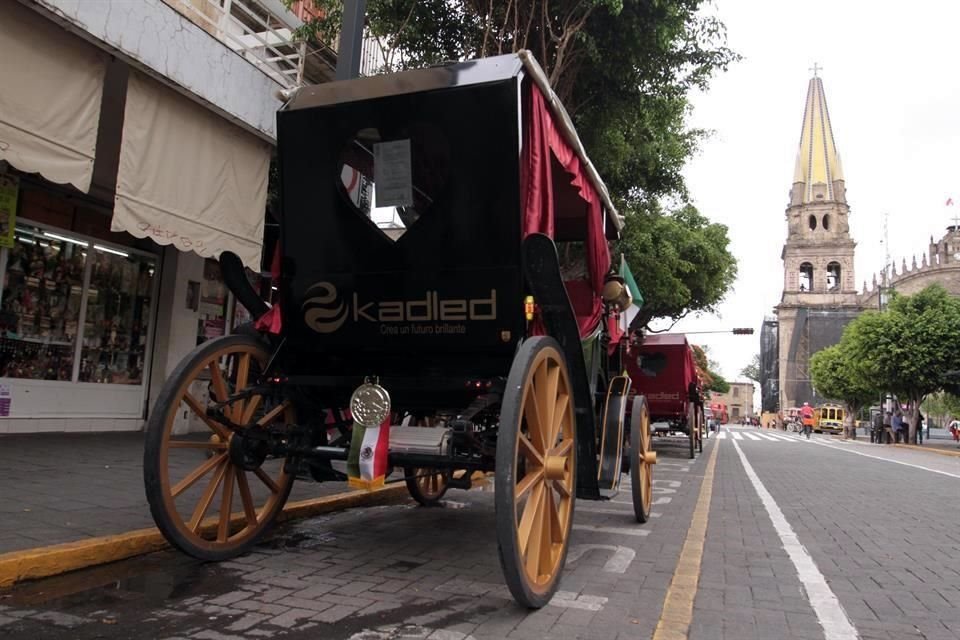 Ni el Municipio ni los calandrieros tienen en su poder una factura de compra, por lo cual no pueden recibir su laminado.