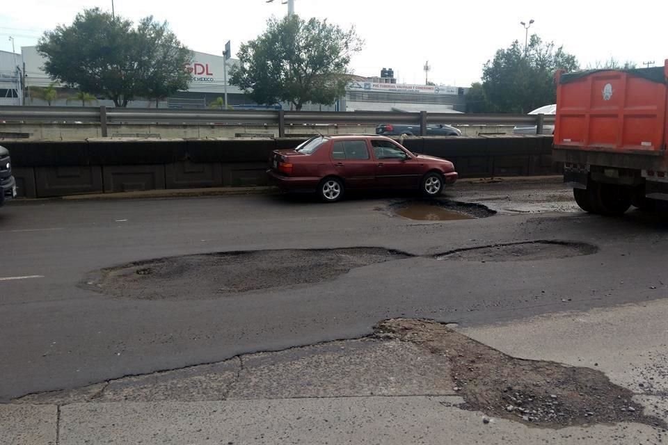 MURAL publicó en julio que en estas condiciones se encontraba la lateral de Lázaro Cárdenas. Ya será rehabilitada.