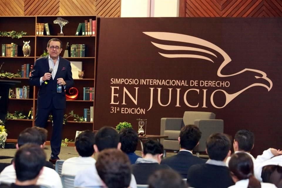 Ildefonso Guajardo, socio del despacho Consultores Internacionales Ansley, durante su participación en el Simposio de Derecho del Tec de Monterrey.