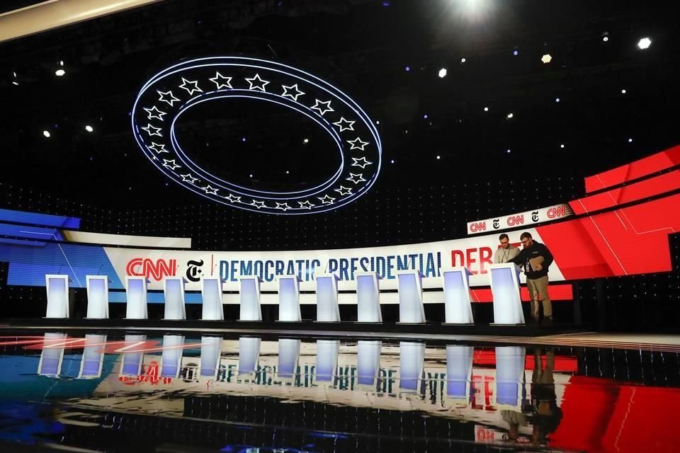 El escenario listo para el cuarto debate demócrata.