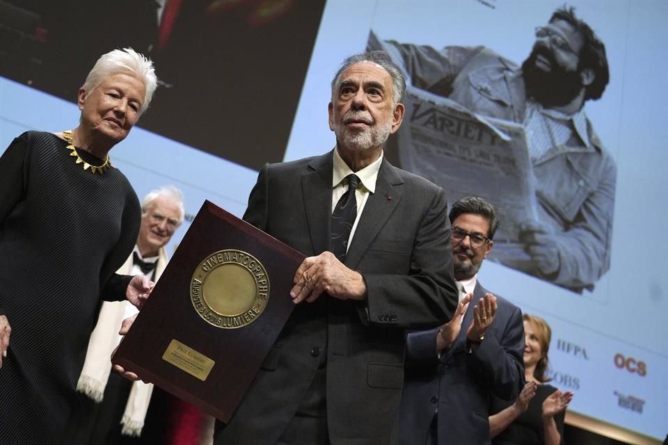 En su discurso, Coppola dijo que es gracias al público y los especialistas de cine que su trabajo cinematográfico se ha vuelto inmortal.