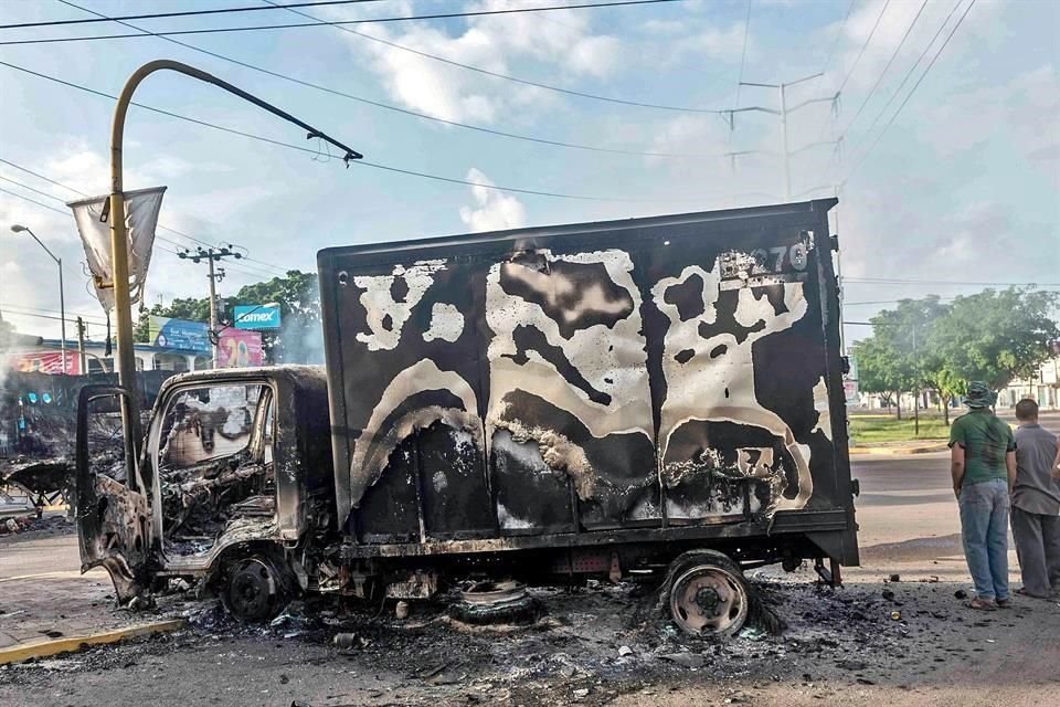 El Secretario de Seguridad, Alfonso Durazo, precisó que registraron en total 19 bloqueos en diversas vialidades de Culiacán.