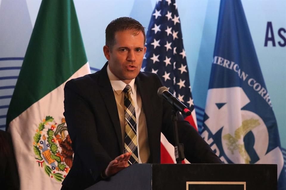 Richard Glenn, subsecretario de Estado adjunto para Narcóticos Internacionales y Aplicación de la Ley de EU.