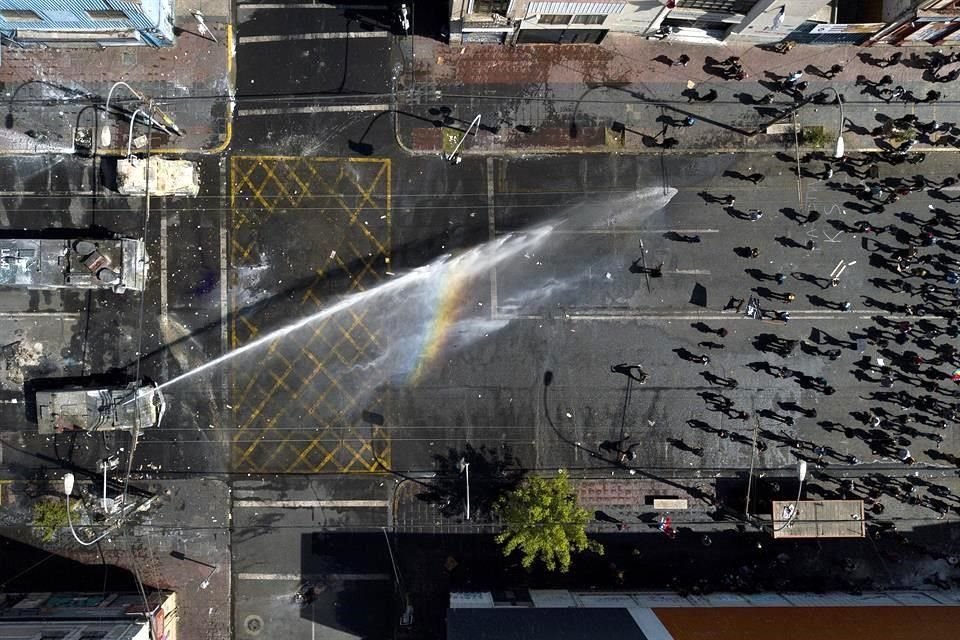 Valparaiso también vivió choques entre las fuerzas de seguridad y los manifestantes.