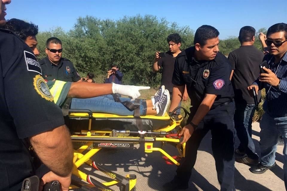 La camioneta de prensa volcó en la vía Los Mochis-Ciudad Obregón.