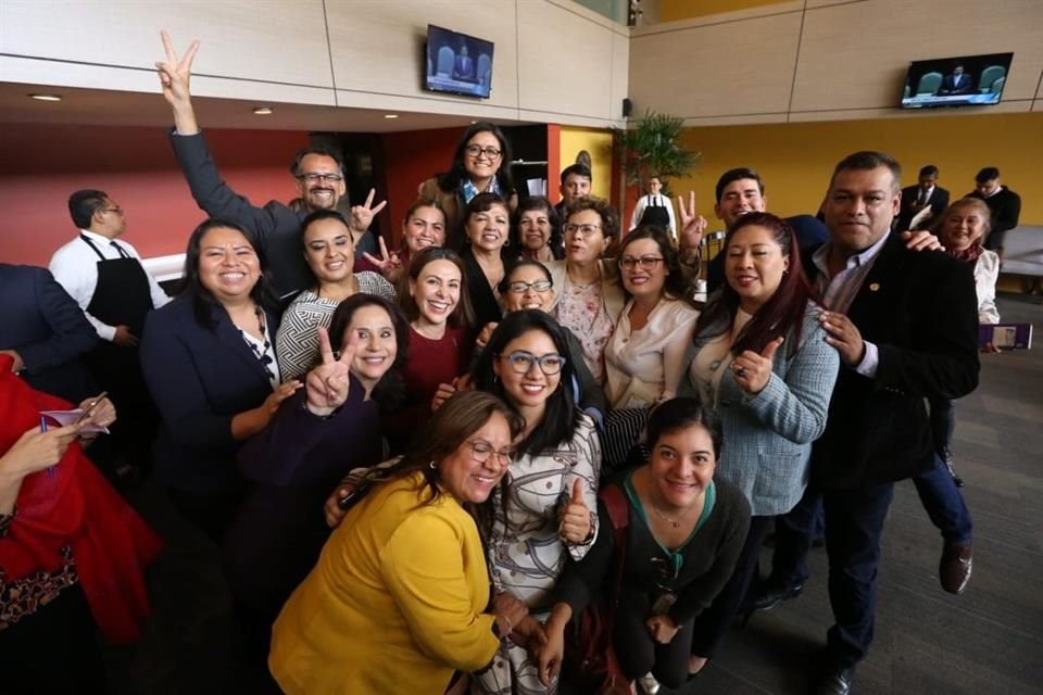 Luján fue arropada por la mayoría de los legisladores de Morena.