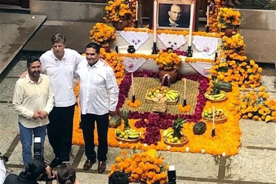 Más tarde, Landau se trasladó a Pátzcuaro, Michoacán, para la celebración del Día de Muertos.
