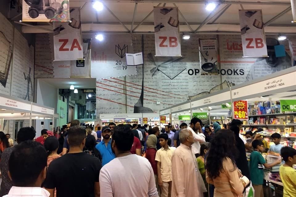 Para los editores de Hispanoamérica, los 13 mil 500 metros cuadrados de la Feria Internacional del Libro de Sharjah son tierra ignota.
