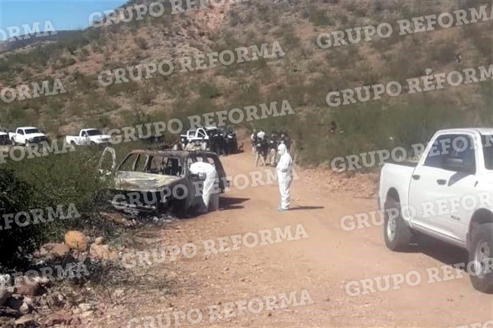 El activista se encuentra con el Semefo en la zona.