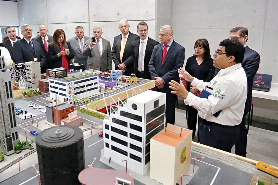 En el Modelo Industria Horno3, que consta de cuatro laboratorios, alumnos de secundaria y prepa podrán aprender sobre nuevas tecnologías industriales.