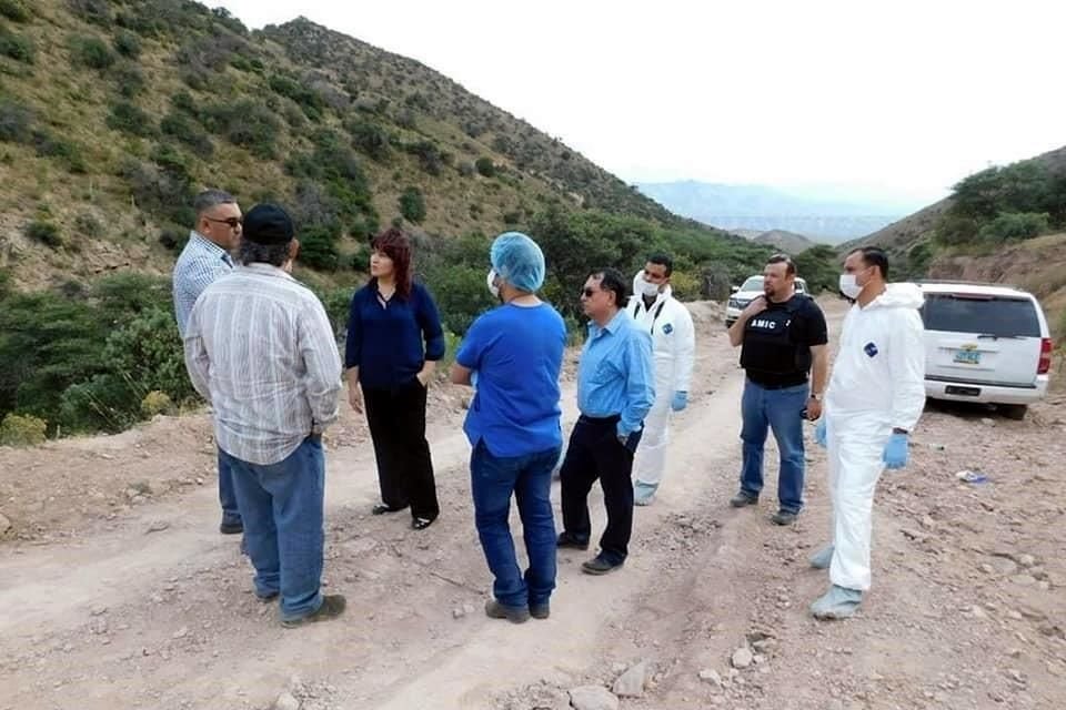 La Fiscal de Sonora visitó el lugar donde ocurrió el ataque contra la familia LeBarón.