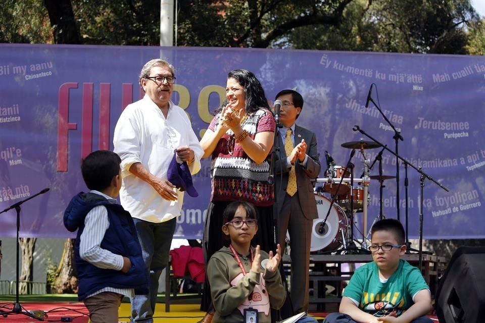 Alejandra Frausto, Secretaria de Cultura, y Paco Ignacio Taibo II, titular del Fondo de Cultura Económica, durante la inauguración de la Feria.