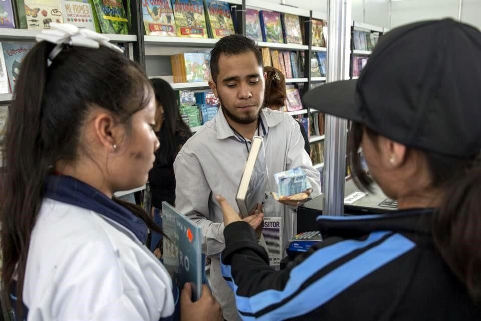 La 39 Feria Internacional del Libro Infantil y Juvenil despliega su oferta librera hasta el 18 de noviembre.