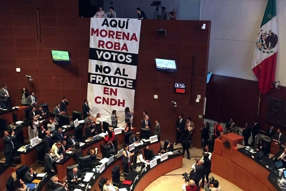 El PAN demandó legalidad a Morena.