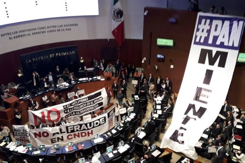 Tras horas de debate, los senadores rechazaron repetir el proceso.