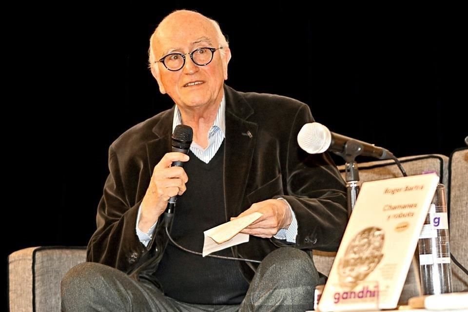 El nuevo libro de Roger Bartra, Chamanes y robots, se emparenta con Antropología del cerebro, ya un clásico del autor.