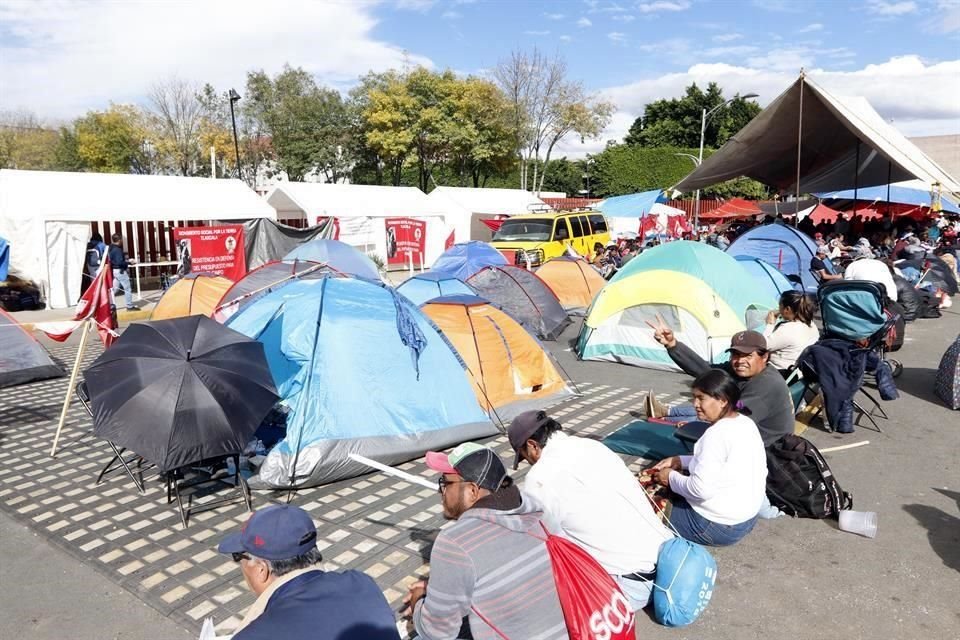 Antorcha informó que buscan mil 567 obras de infraestructura para la introducción de agua, drenaje, pavimentación y electrificación en colonias pobres.