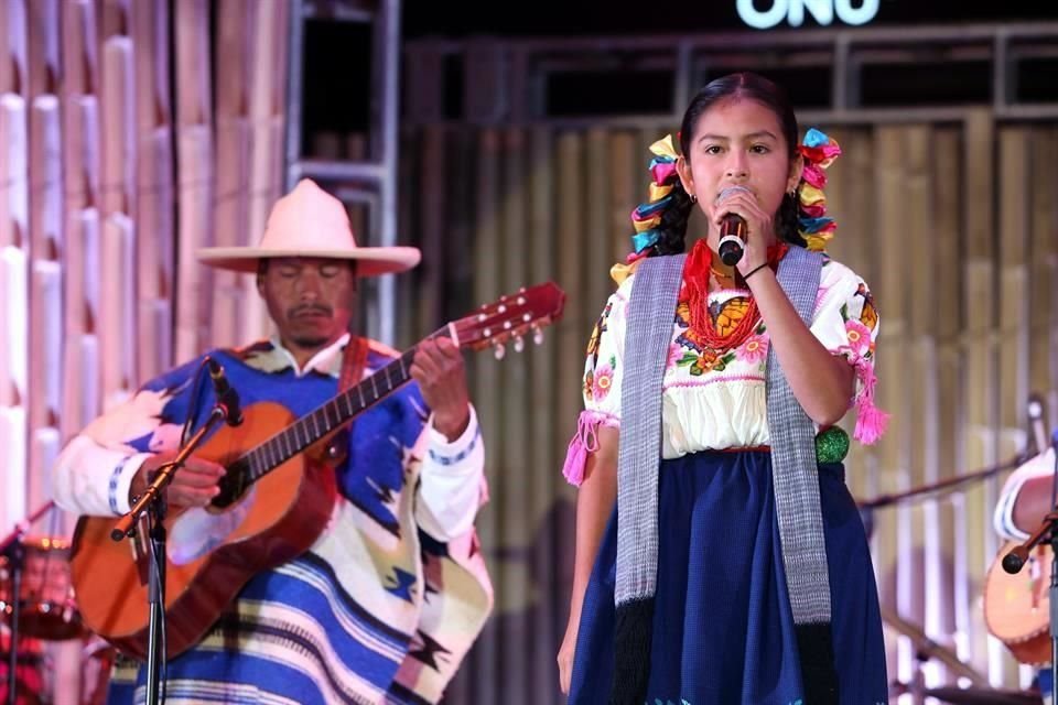 La Orquesta Pacanda presentó pirekuas tradicionales de Michoacán.