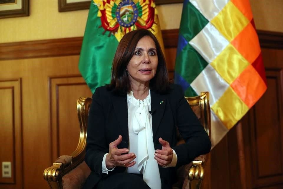 La canciller interina de Bolivia, Karen Longaric.