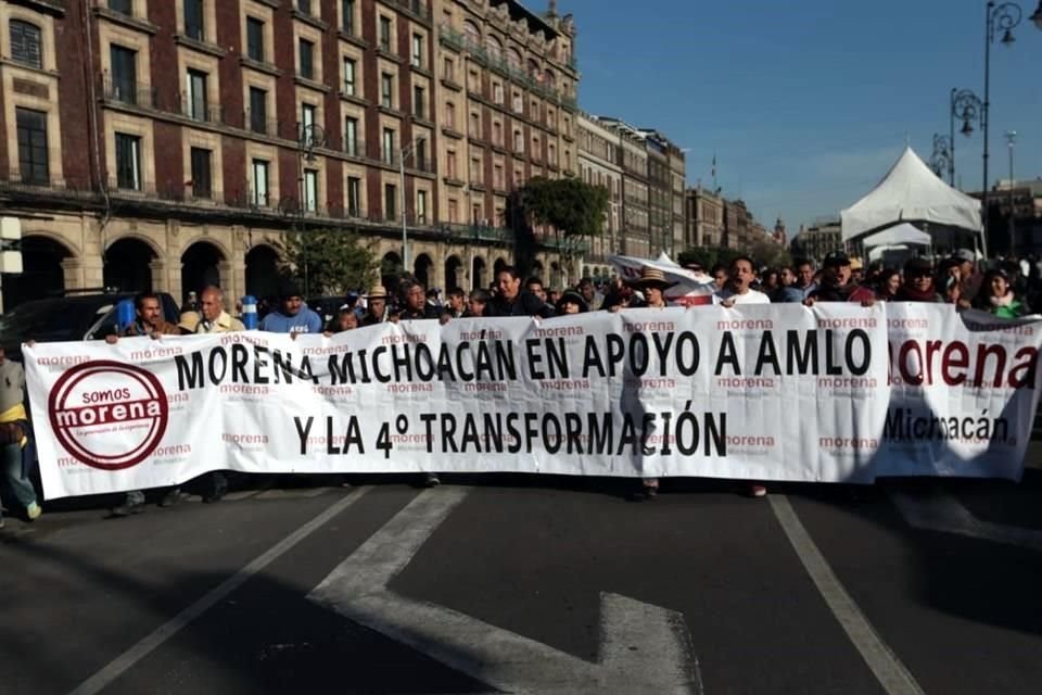 Militantes de Morena presentes en el Primer Cuadro de la Ciudad.