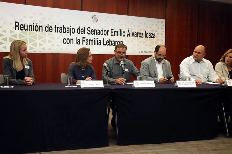 Adrián LeBarón en la reunión con senadores.