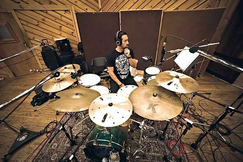 Lines in the Sand responde a las atrocidades cometidas contra migrantes por los agentes fronterizos, dice Antonio Sánchez. Fue concebido tras cruzar la línea entre San Diego y Tijuana.