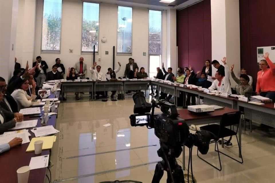 Aspectos de la sesión de la Comisión de Transparencia y Anticorrupción de la Cámara de Diputados.