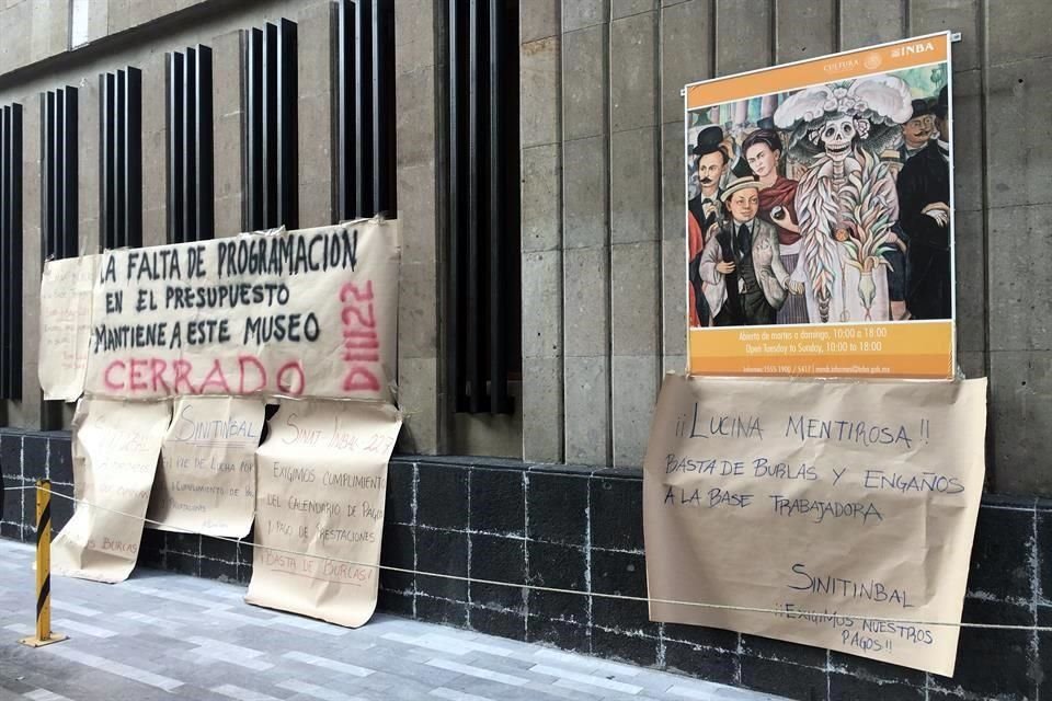 Una protesta sindical generalizada mantiene cerrados los principales recintos del INBA en la Ciudad de México.