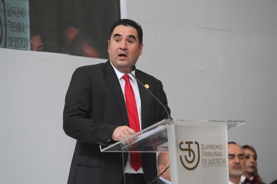 Ricardo Suro brindará hoy su tercer informe.