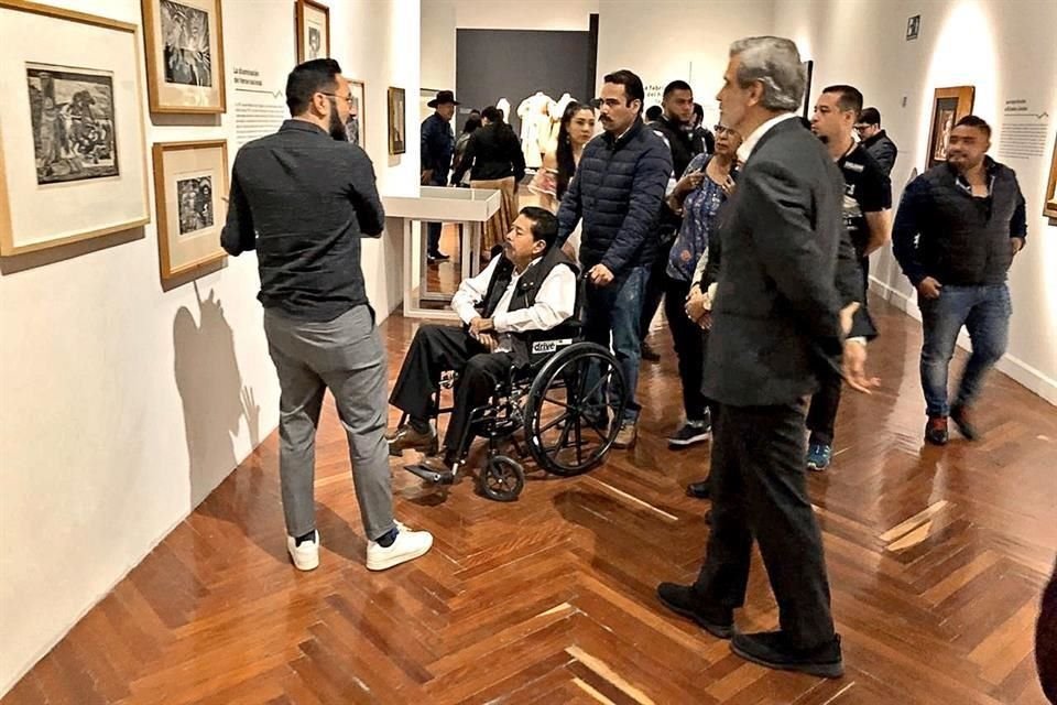 Familiares de Emiliano Zapata recorrieron ayer la exposición y luego sostuvieron una reunión con autoridades culturales.