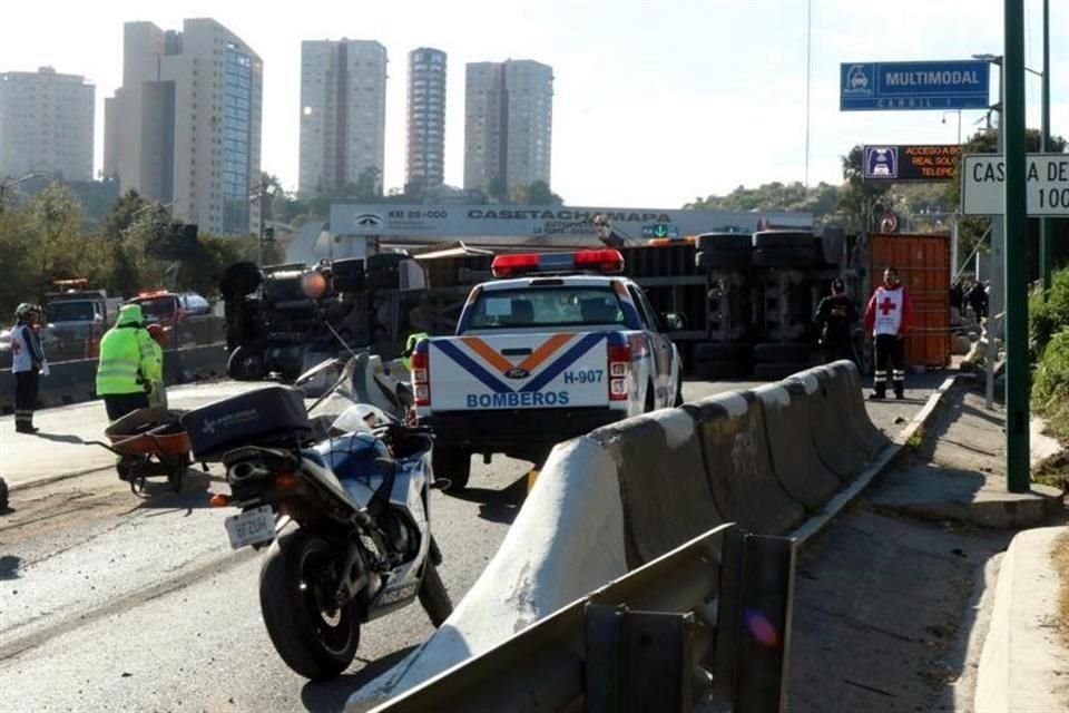El accidente ocurrió en kilómetro 27+800 pasando el  Fraccionamiento Bosque Real.